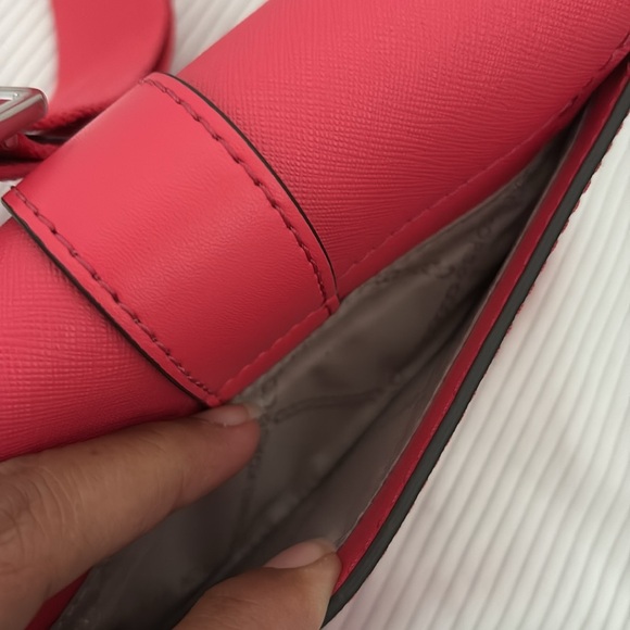 🌺🌺NWT Michael Kors Greenwich XS Leather Crossbody in Geranium - Picture 9 of 13